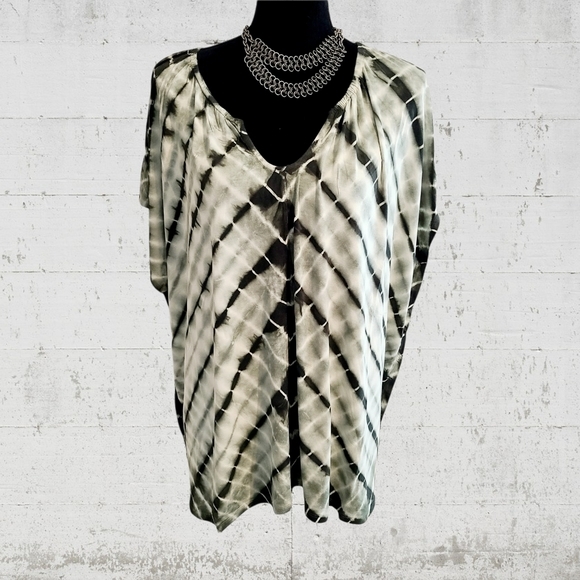 Tie-Dye‎ V-Neck Top - Picture 1 of 8